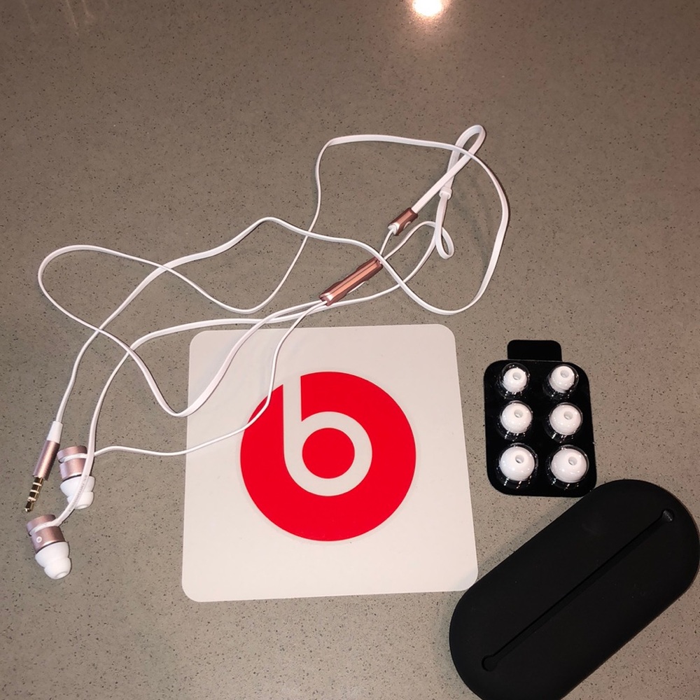 Beats earbuds BRAND NEW